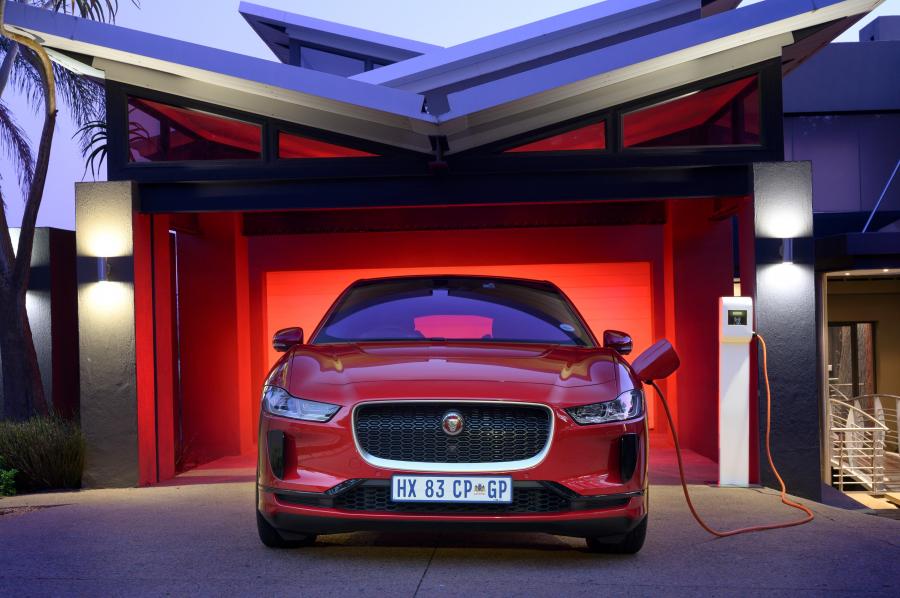  Jaguar I-Pace EV400 AWD HSE 2019 года  (ZA) (фото 39 из 47)